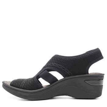 Bzees Women's Dream Medium/Wide Sandal | Famous Footwear