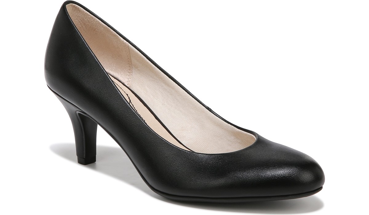 LifeStride Women's Parigi Narrow/Medium/Wide Pump | Famous Footwear