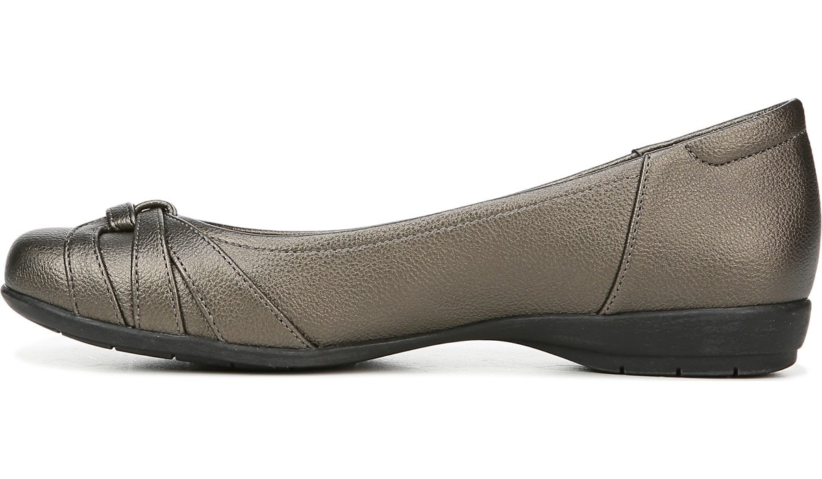 SOUL Naturalizer Women's Gift Medium/Wide Flat | Famous Footwear