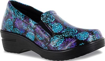 famous footwear womens clogs