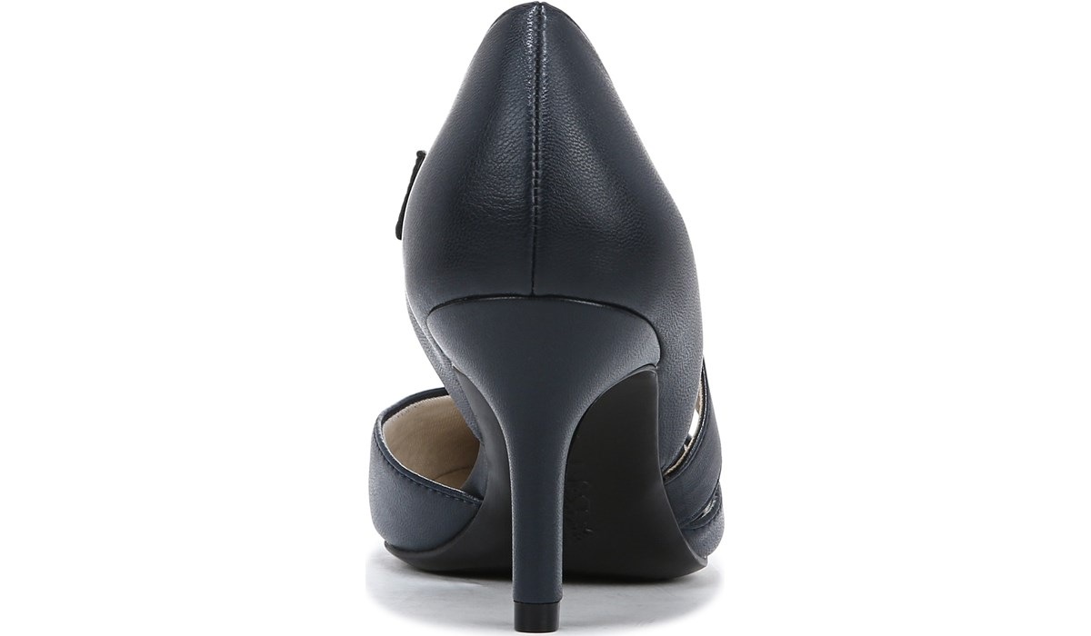 LifeStride Women's Suki Medium/Wide Pump | Famous Footwear