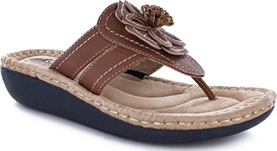 Cliffs by White Mountain Shoes, Famous Footwear