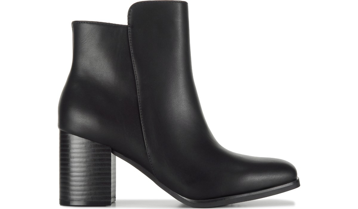 White Mountain Women's Vogued Ankle Boot | Famous Footwear