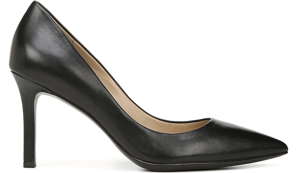 Naturalizer black hot sale pumps