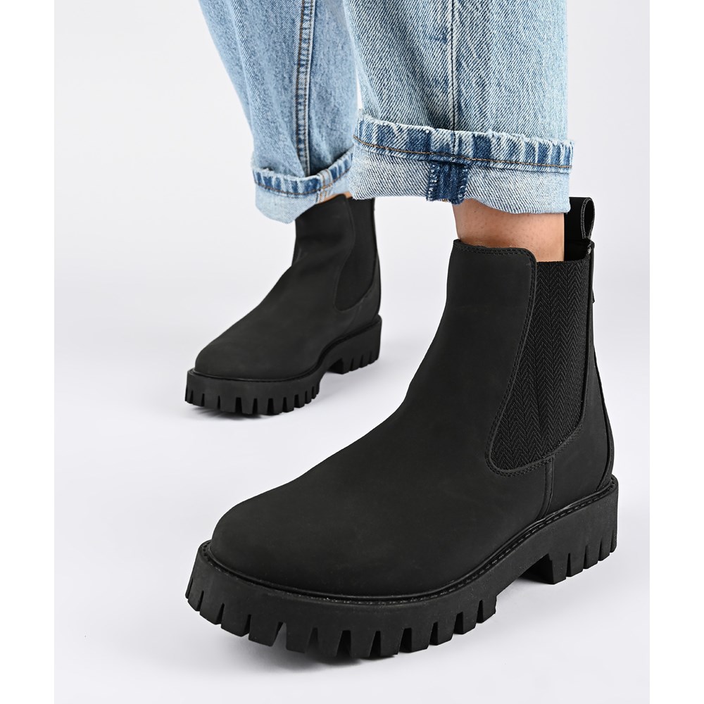 Wide women's hot sale chelsea boots