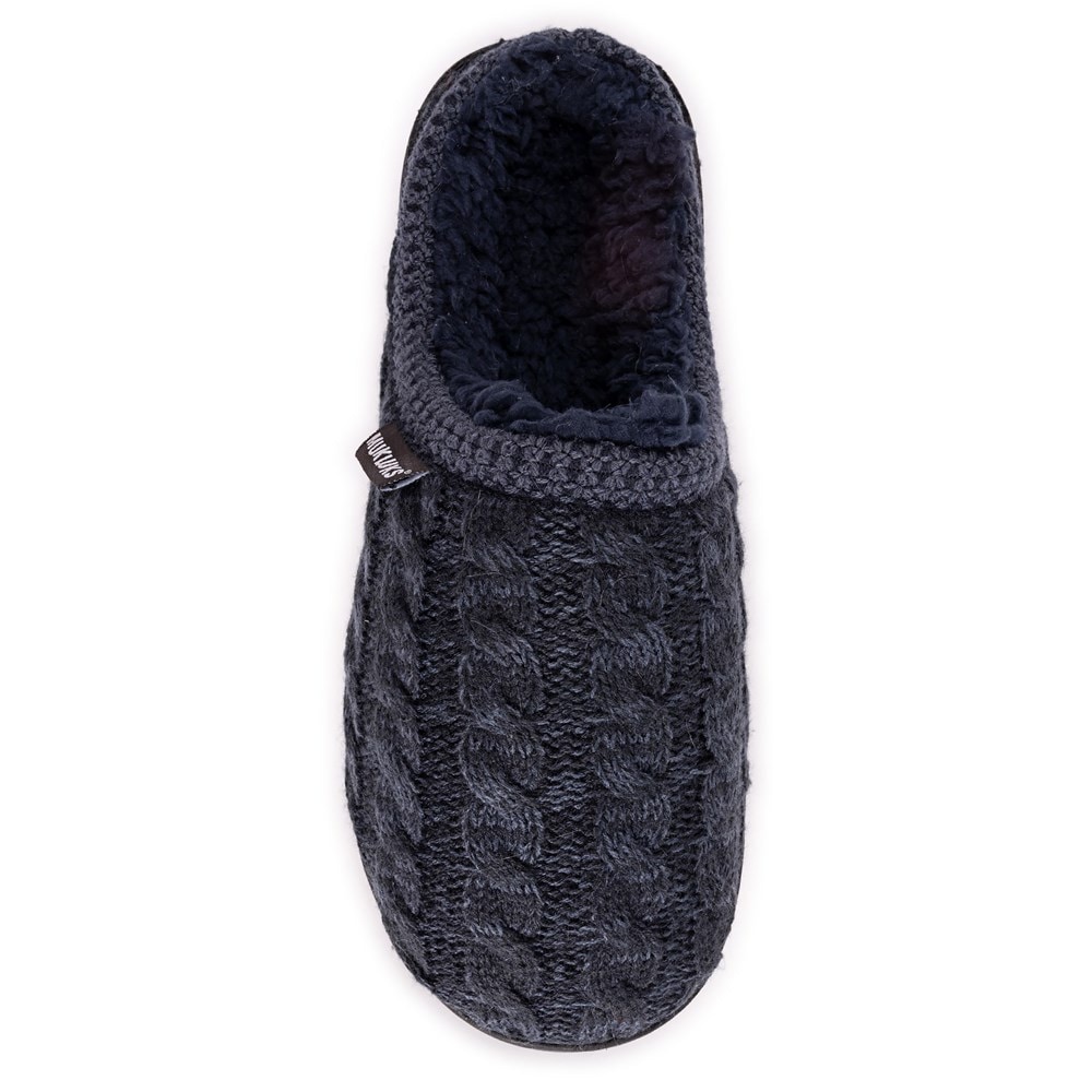 Famous footwear best sale mens slippers