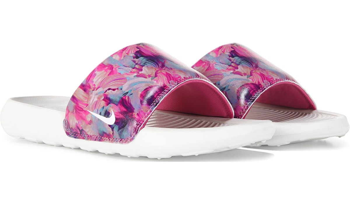 Verter orar convertible Nike Women's Victori One Slide Sandal | Famous Footwear