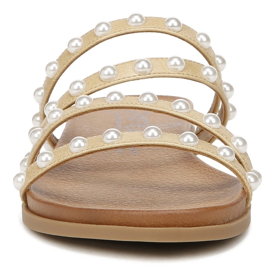 Famous footwear 2025 flat sandals