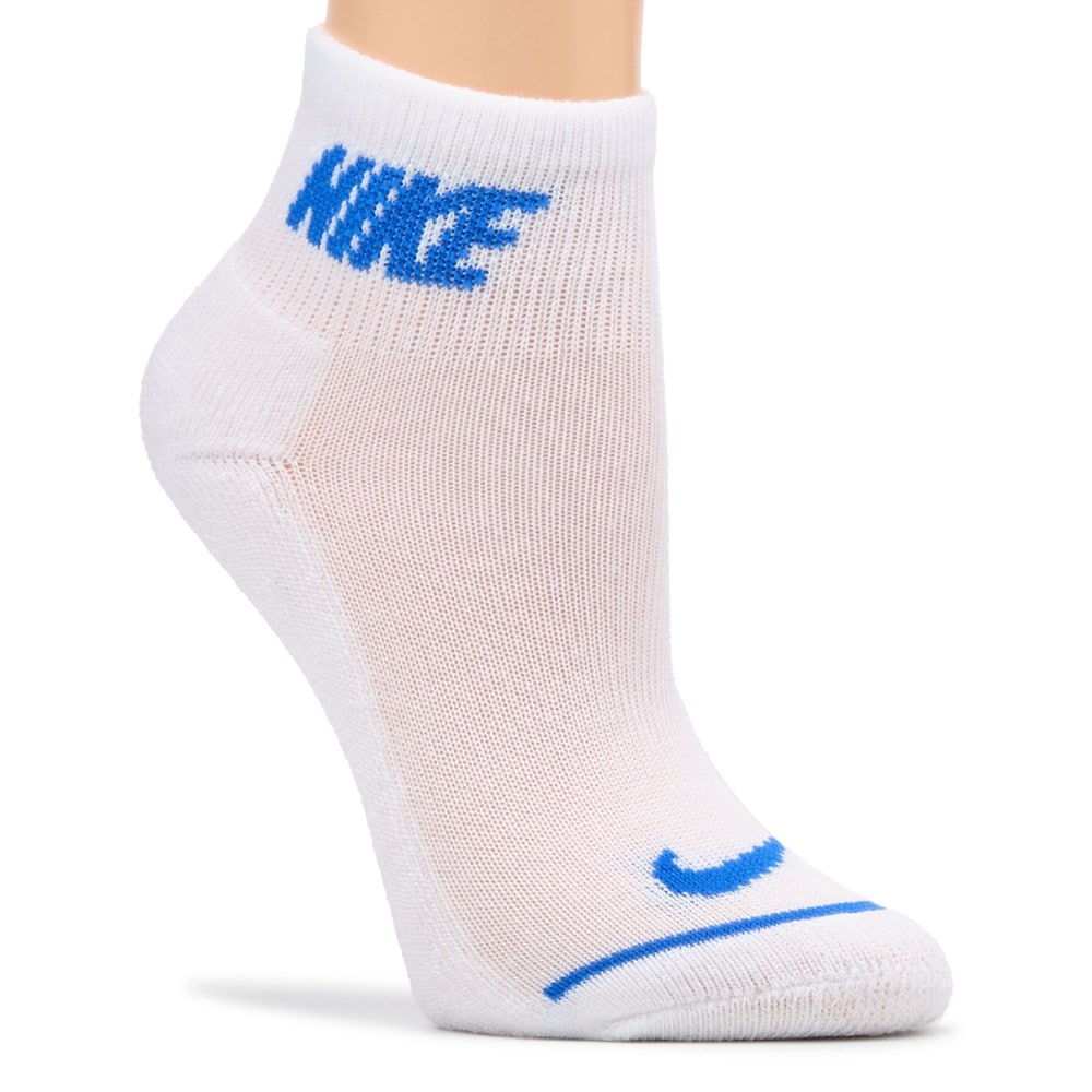 Famous footwear nike socks hotsell