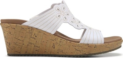 Famous footwear hotsell skechers sandals