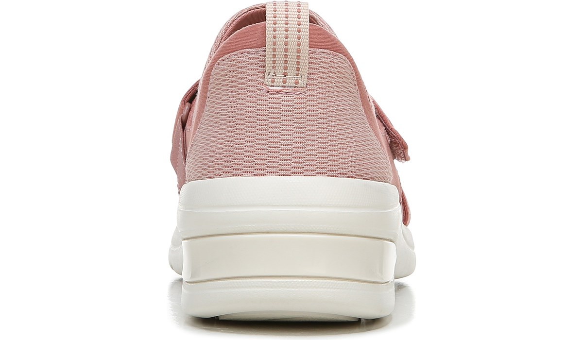 Women's Refresh Medium/Wide Slip On Sneaker