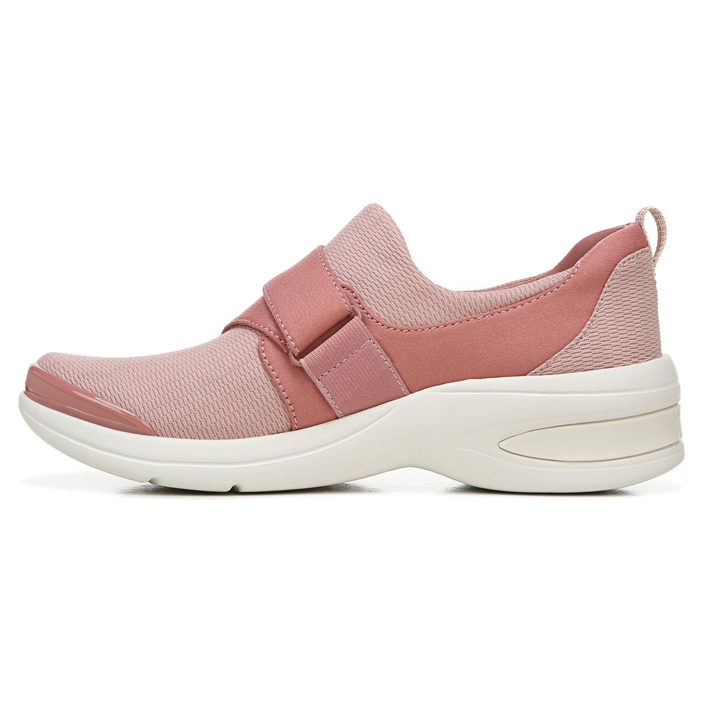 Women's Refresh Medium/Wide Slip On Sneaker