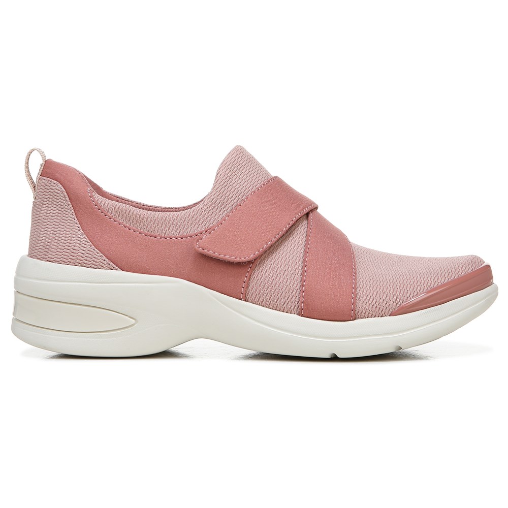 Women's Refresh Medium/Wide Slip On Sneaker