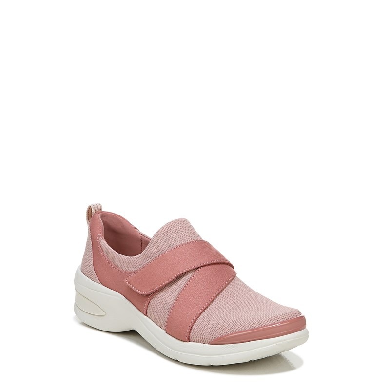 Women's Refresh Medium/Wide Slip On Sneaker