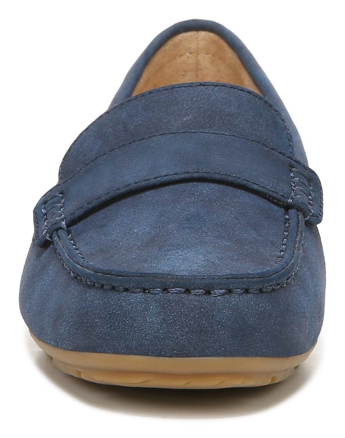 Women's wide store width driving moccasins