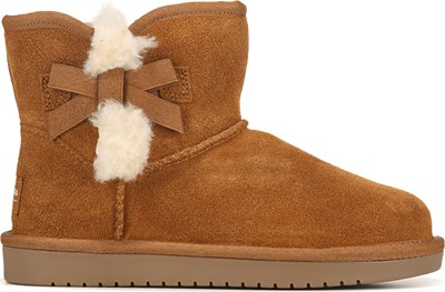ugg boots at famous footwear