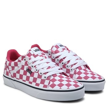 Vans offers seldan checkered women’s shoes