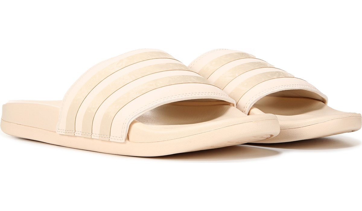 Ekspression Dele afdeling adidas Women's Adilette Comfort Slide Sandal | Famous Footwear