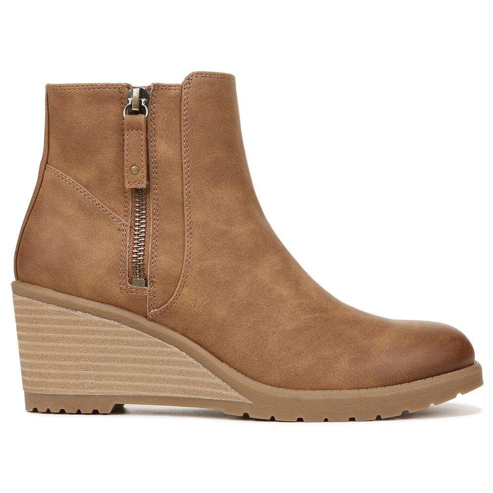 Famous footwear clearance wedge booties