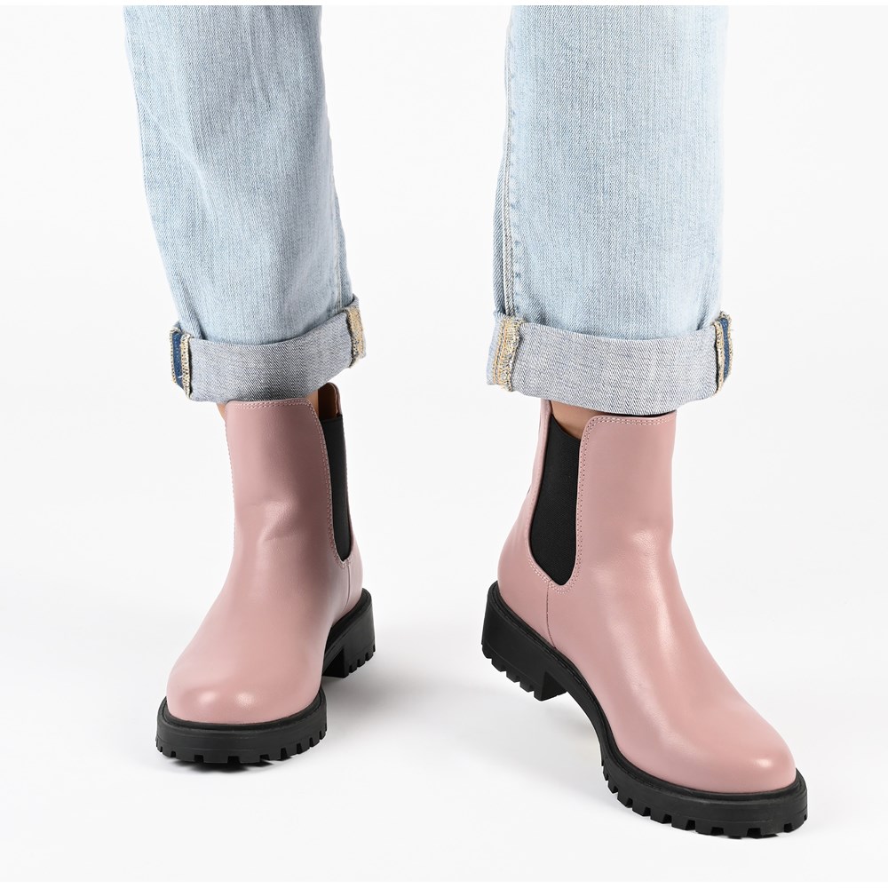 Famous footwear chelsea clearance boots