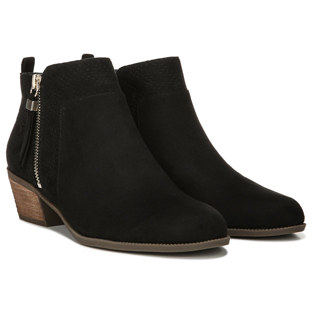 Famous footwear clearance wedge booties